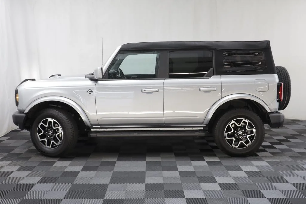 Used 2023 Silver Ford Outer Banks image 4