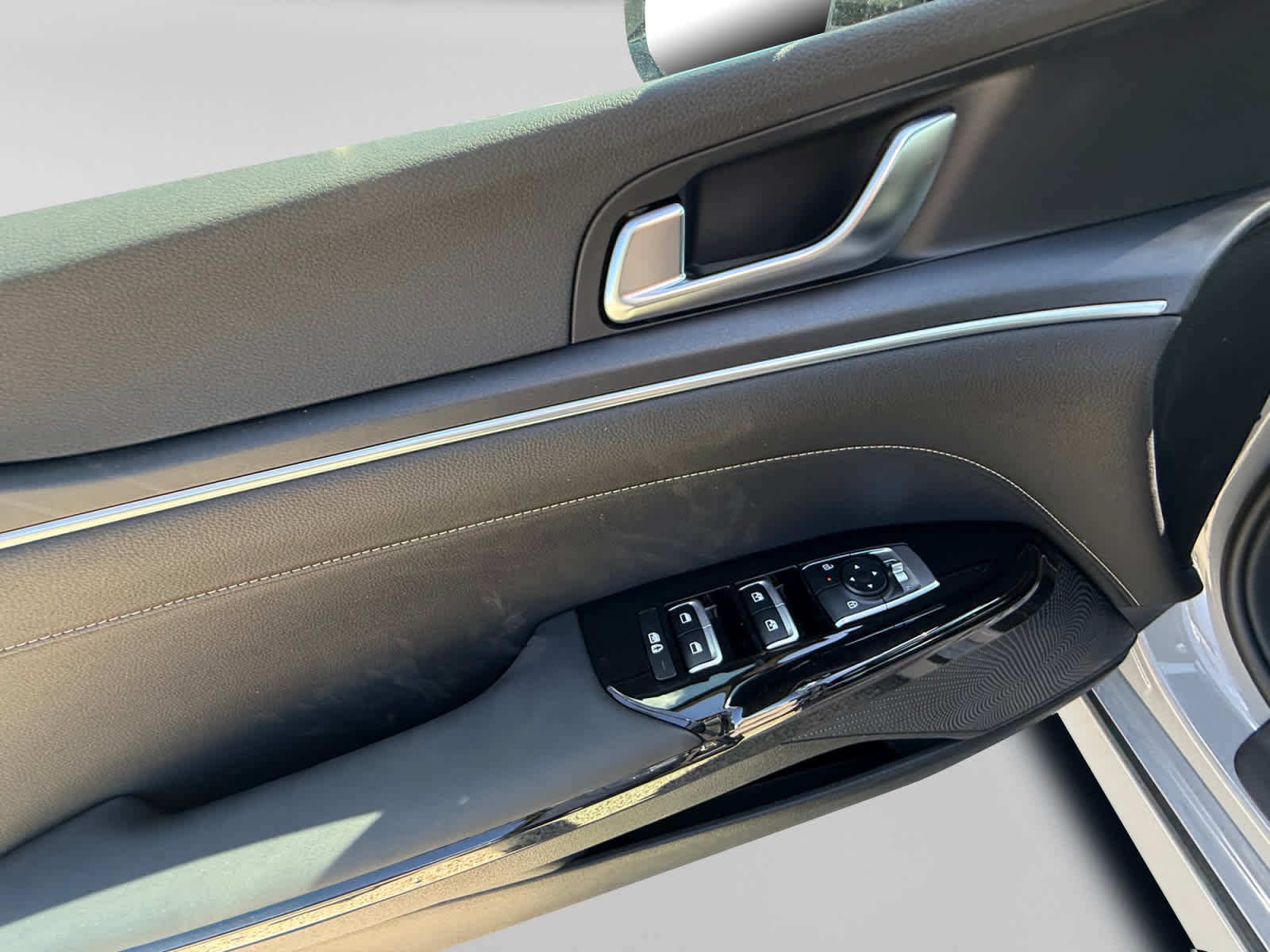 New 2026 Wolf Gray Kia GT-Line image 10