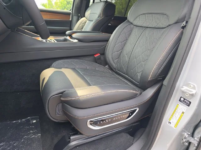 New 2026 Silver Zynith Jeep Summit Reserve image 6
