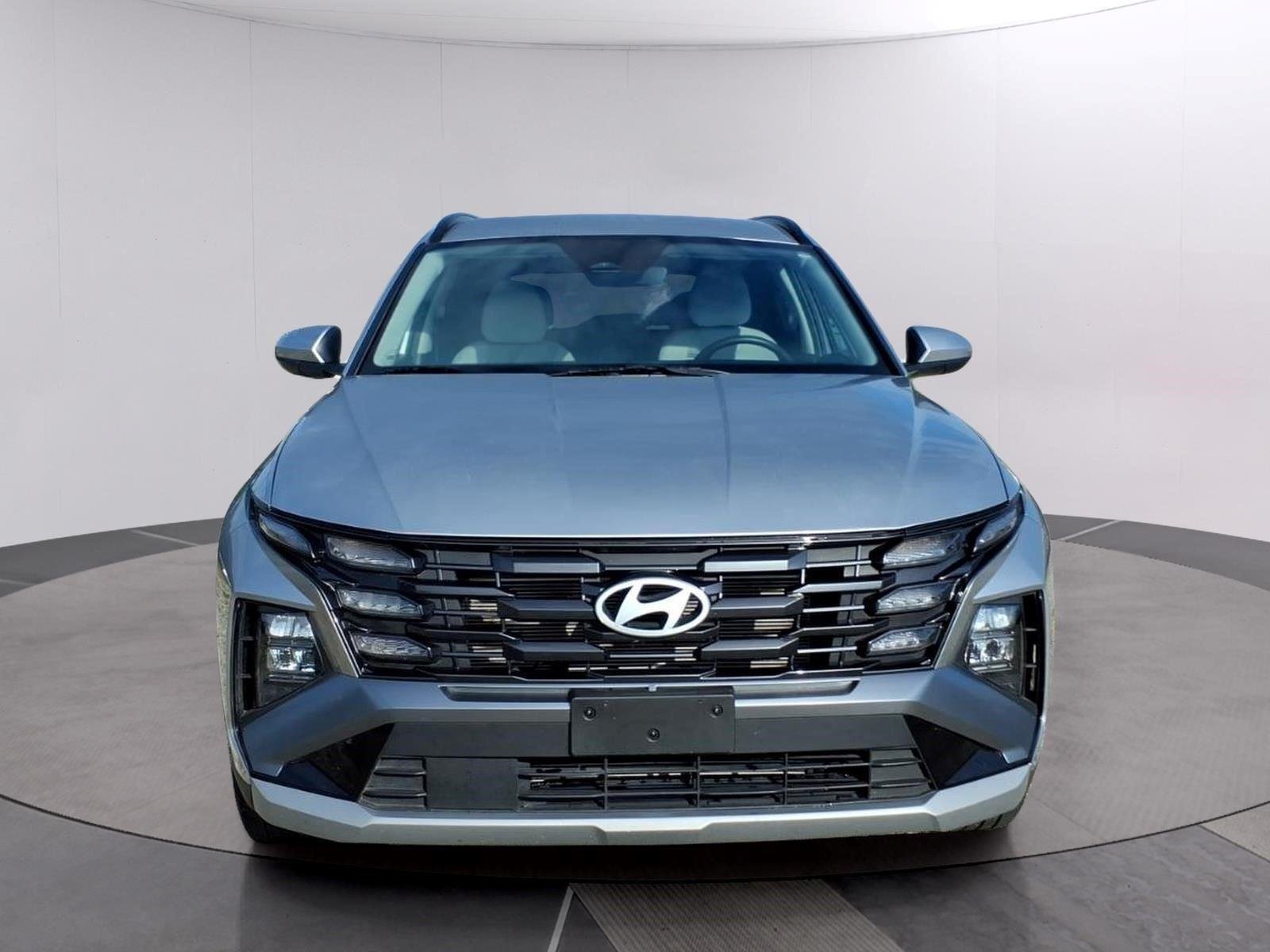 Used 2025 Shimmering Silver Hyundai SEL image 8