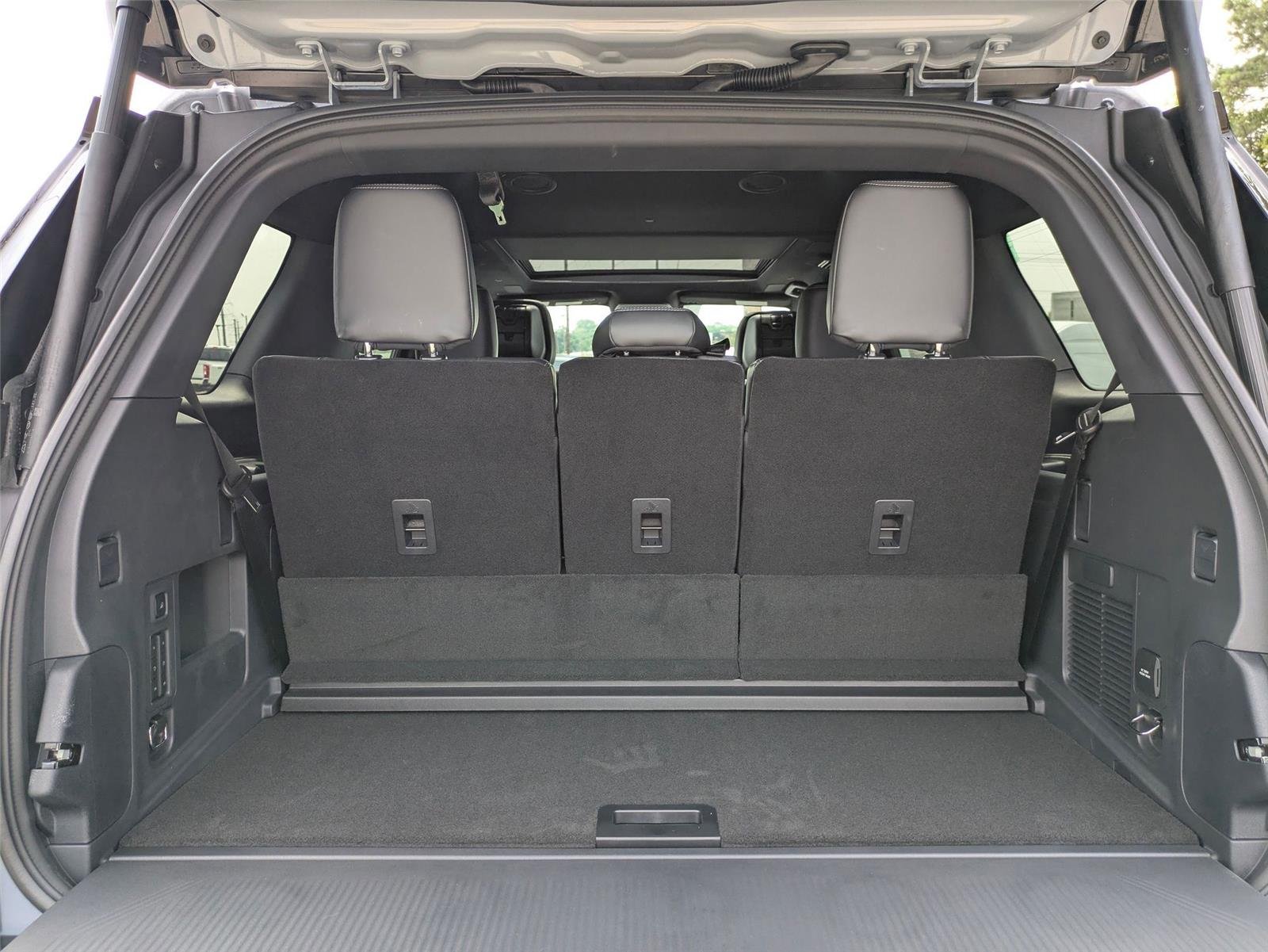 New 2026 Glacier Gray Metallic Tri-Coat Ford Platinum® image 31