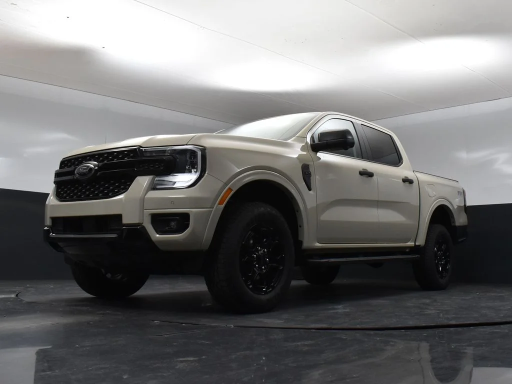 New 2026 Beige Ford XLT image 32