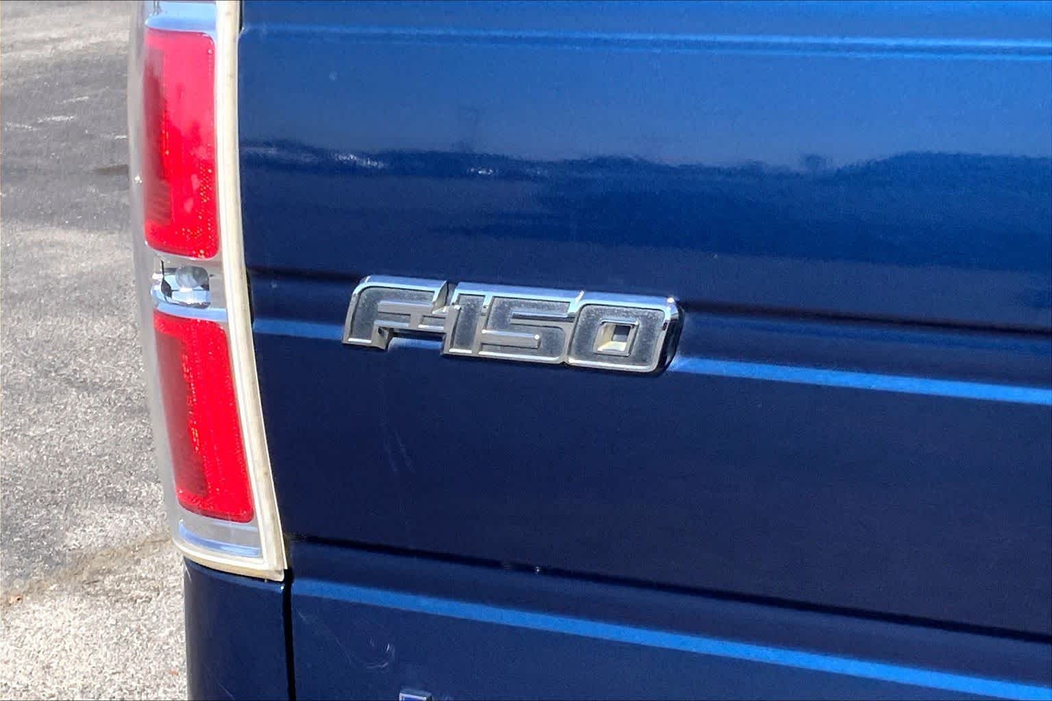 Used 2012 Dark Blue Pearl Metallic Ford XLT image 27