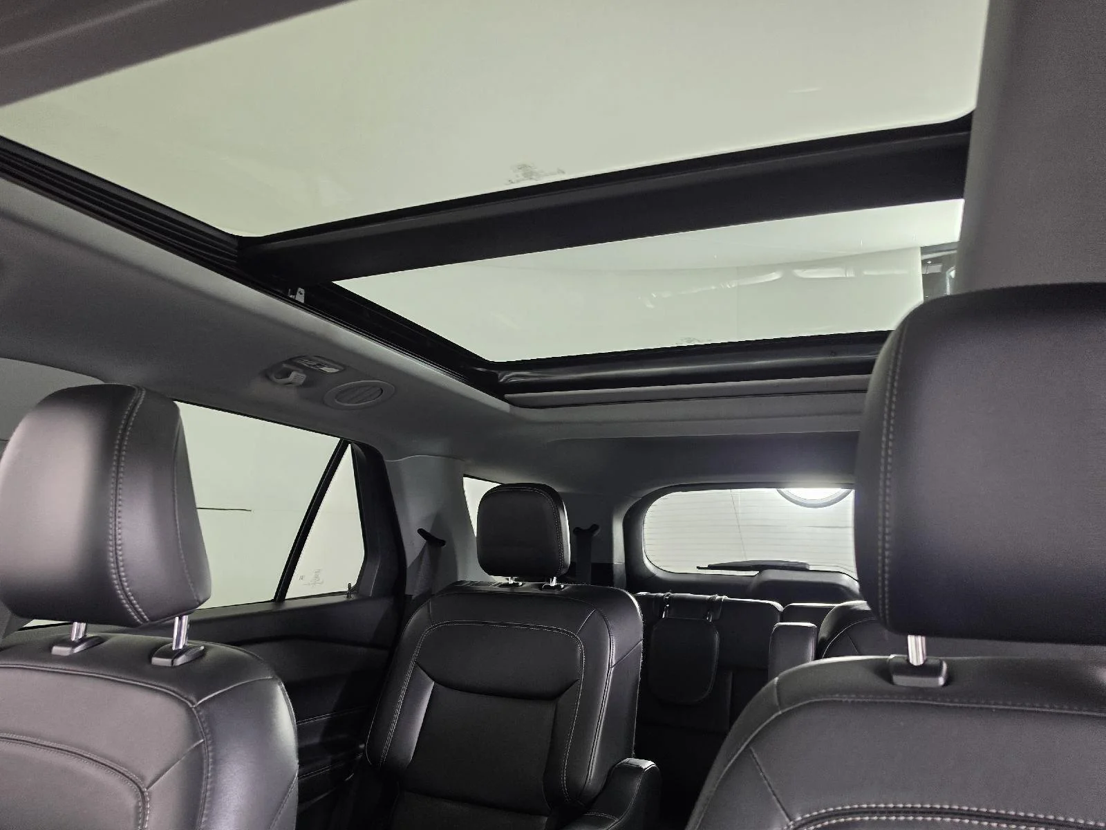 Used 2022 Agate Black Ford XLT image 4