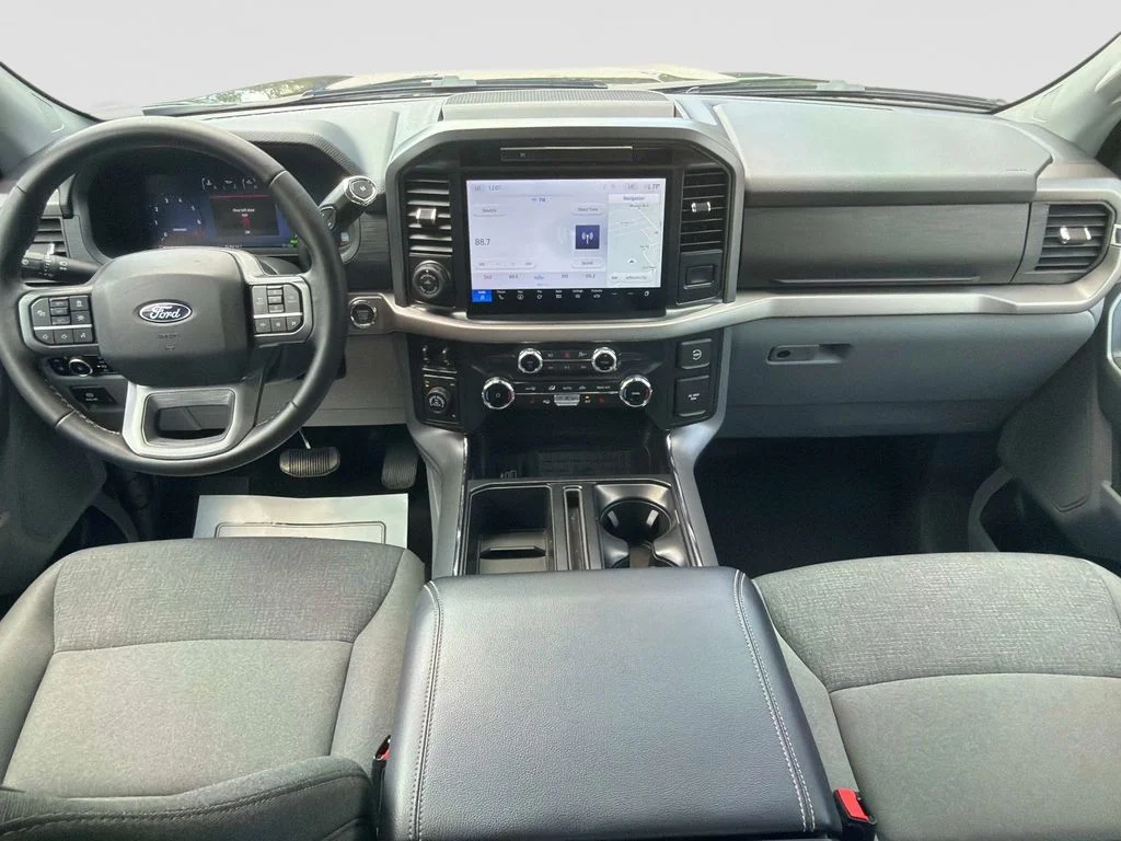 Used 2025 Agate Black Metallic Ford XLT image 16