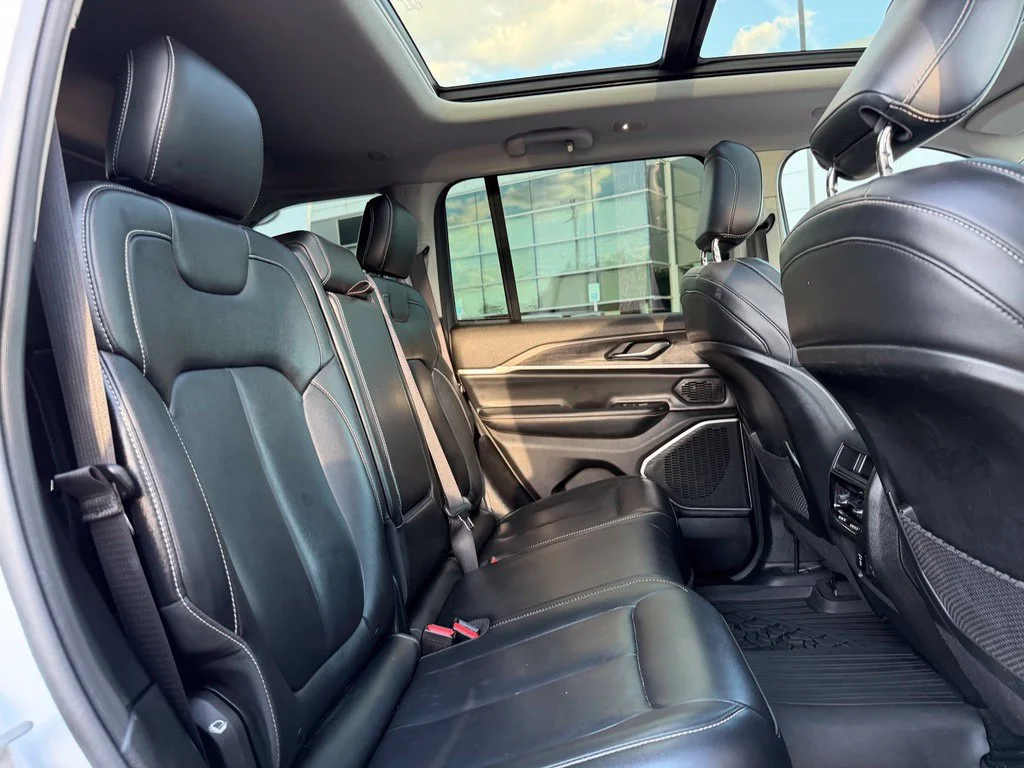 Used 2022 White Jeep Limited image 12