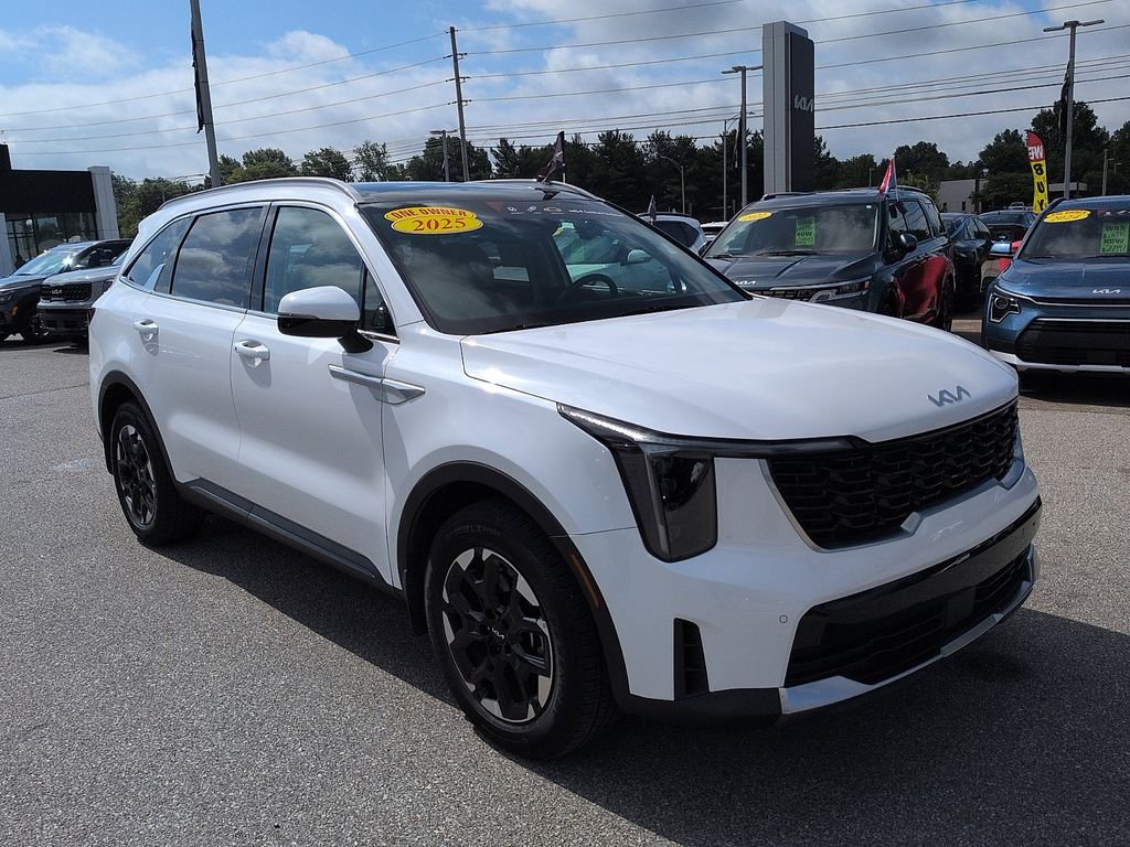 2025 Kia Sorento S AT's photo