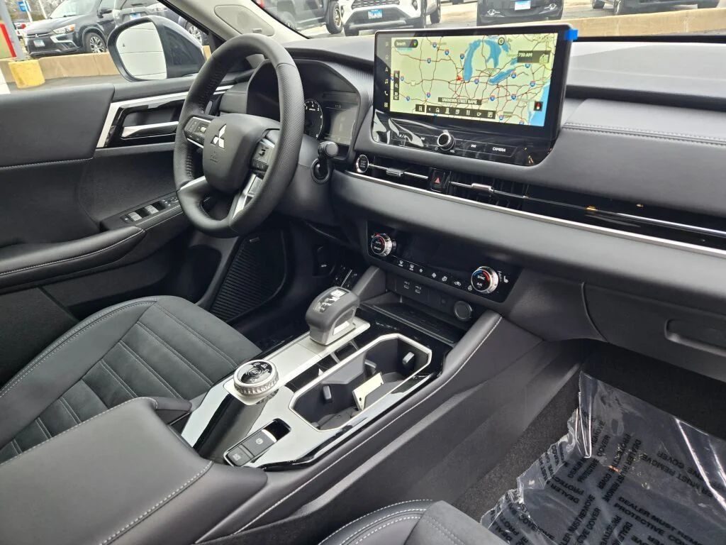 New 2026 Black Mitsubishi SE image 5