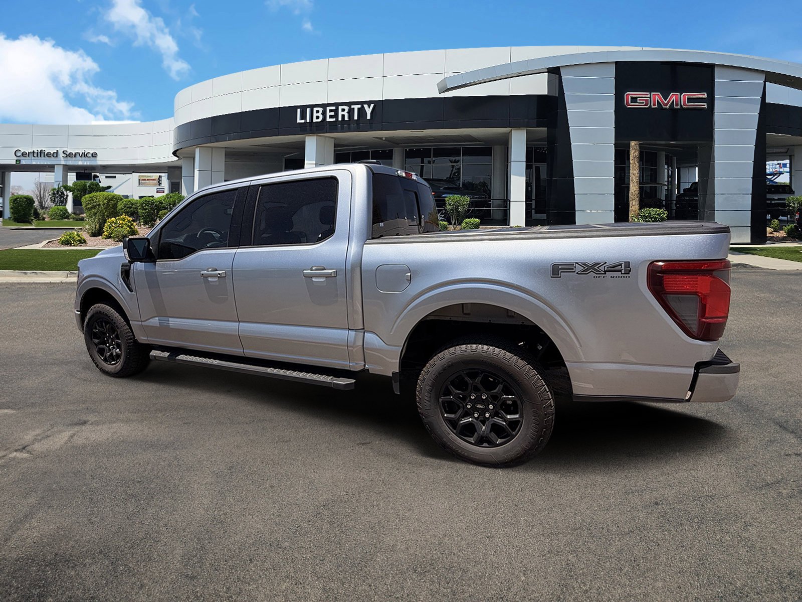 Used 2025 Silver Metallic Ford XLT image 7