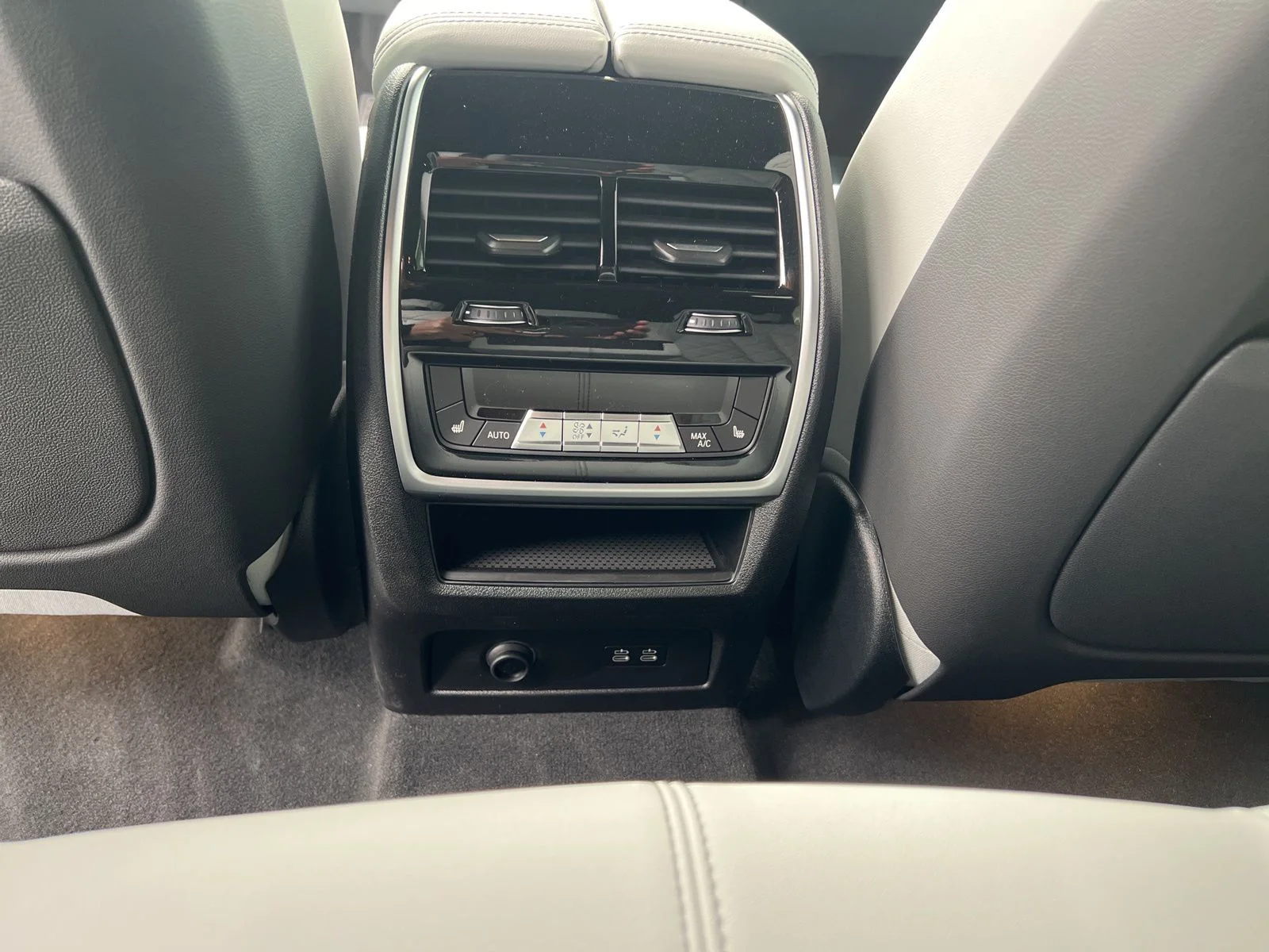 New 2026 Brooklyn Grey Metallic BMW xDrive50e image 16