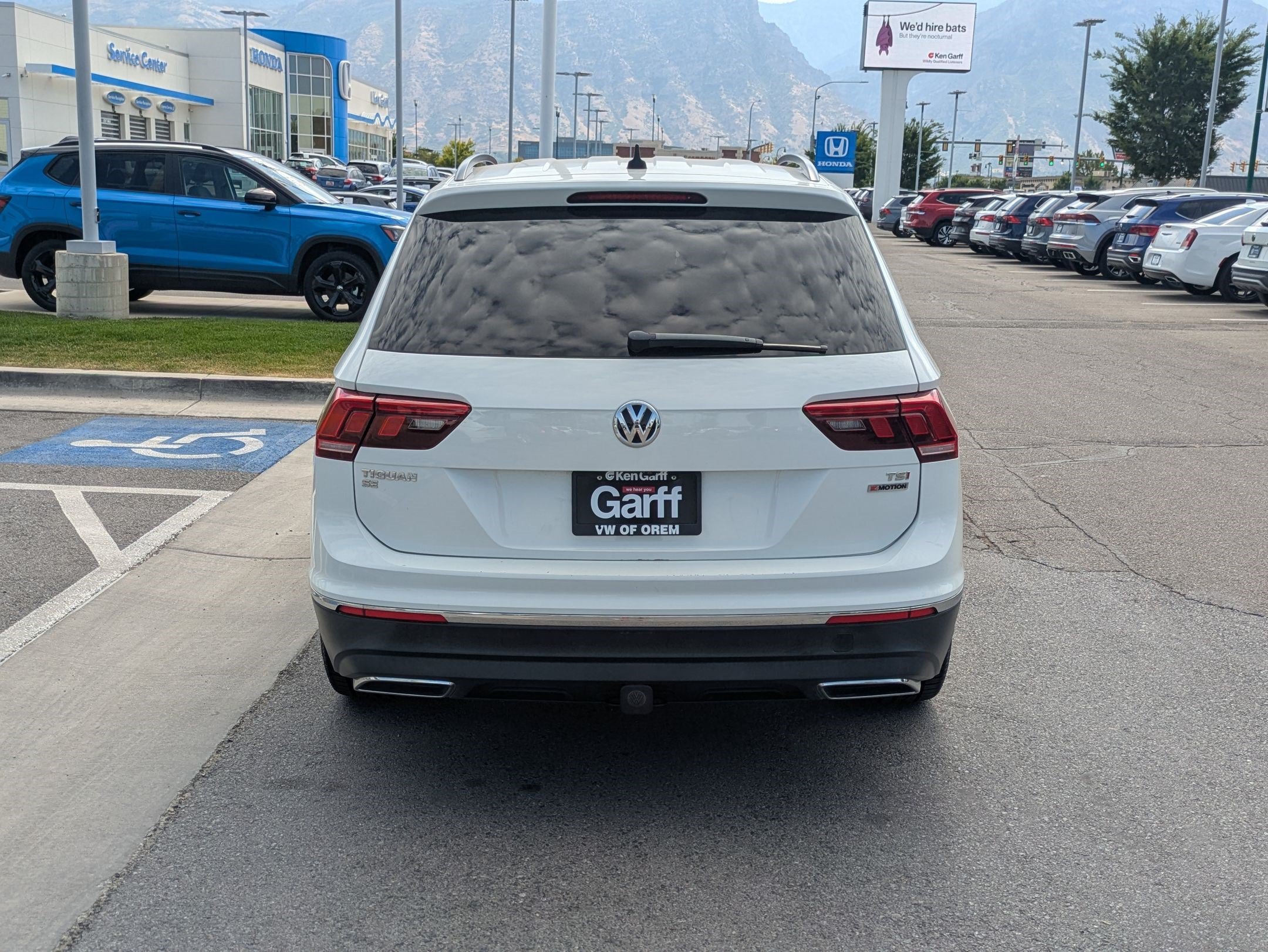 Used 2018 Pure White Volkswagen SEL image 4