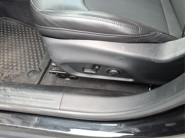 Used 2022 Black Jeep Trailhawk image 16