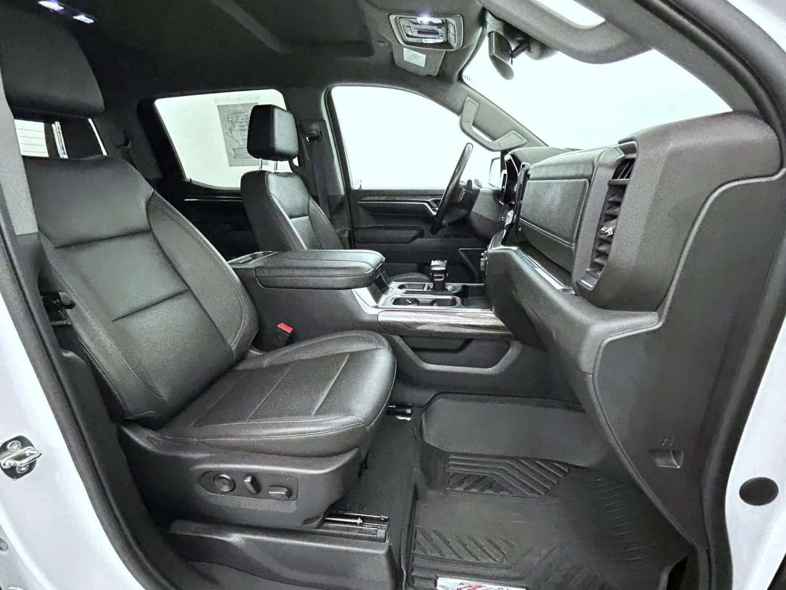 Used 2023 White Chevrolet LTZ image 15