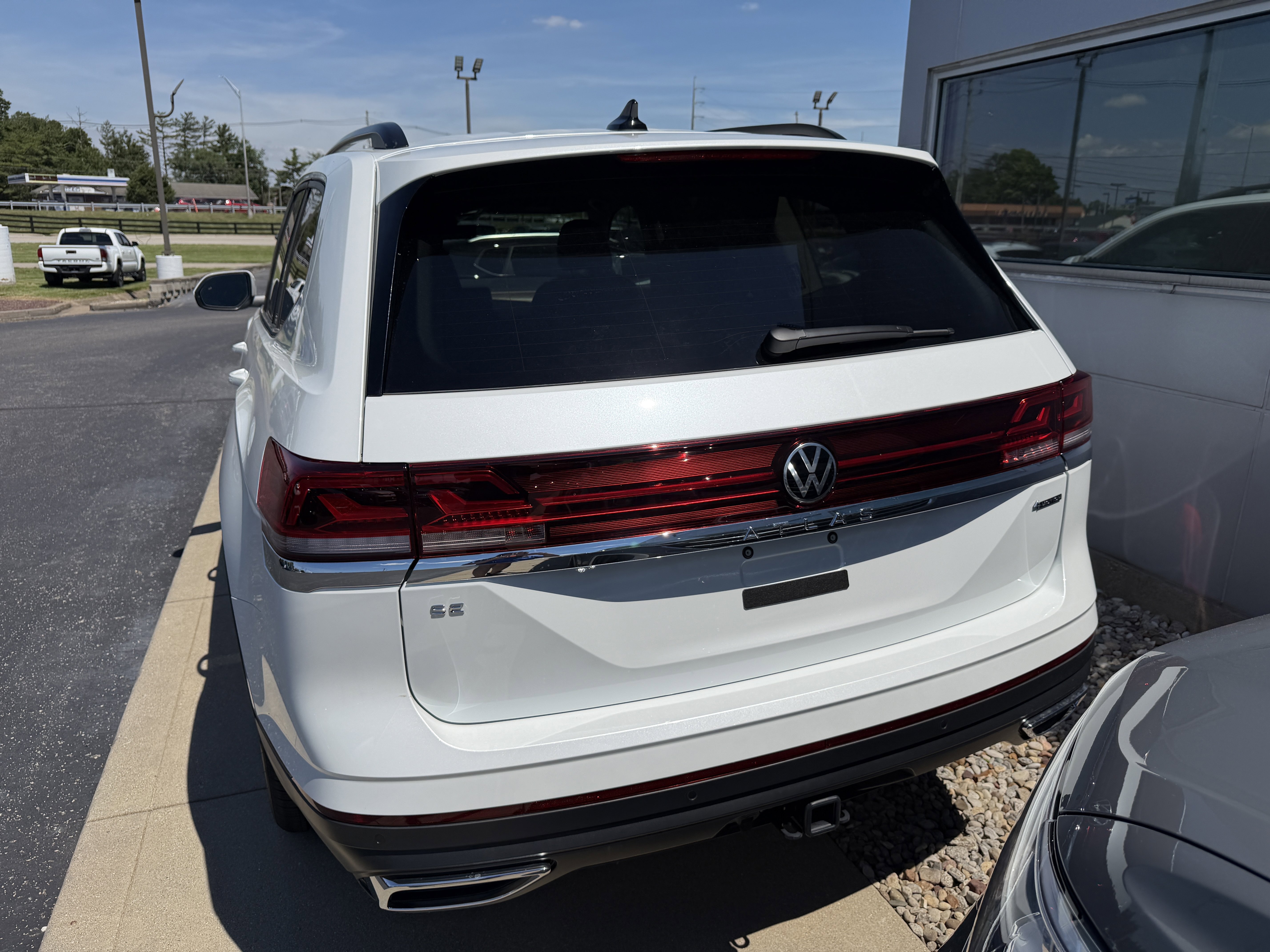 New 2026 Opal White Pearl Volkswagen 2.0T SE w/Technology image 6