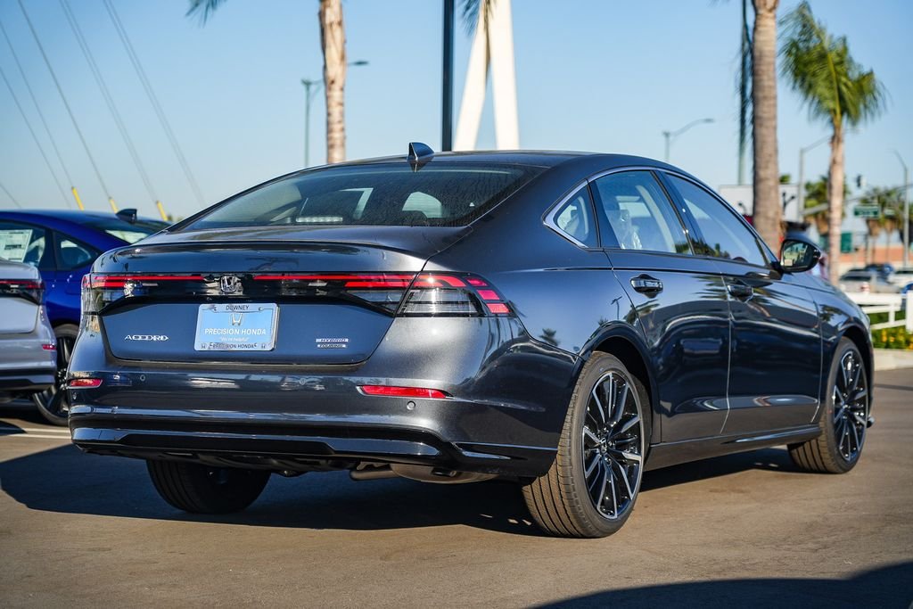 New 2026 Meteorite Gray Metallic Honda Touring image 9