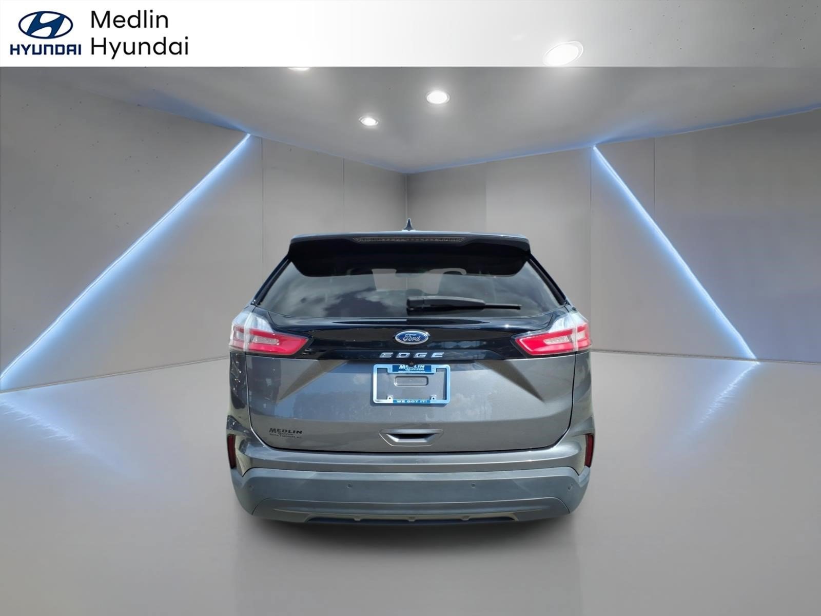 2021 Ford Edge SE - Photo 4