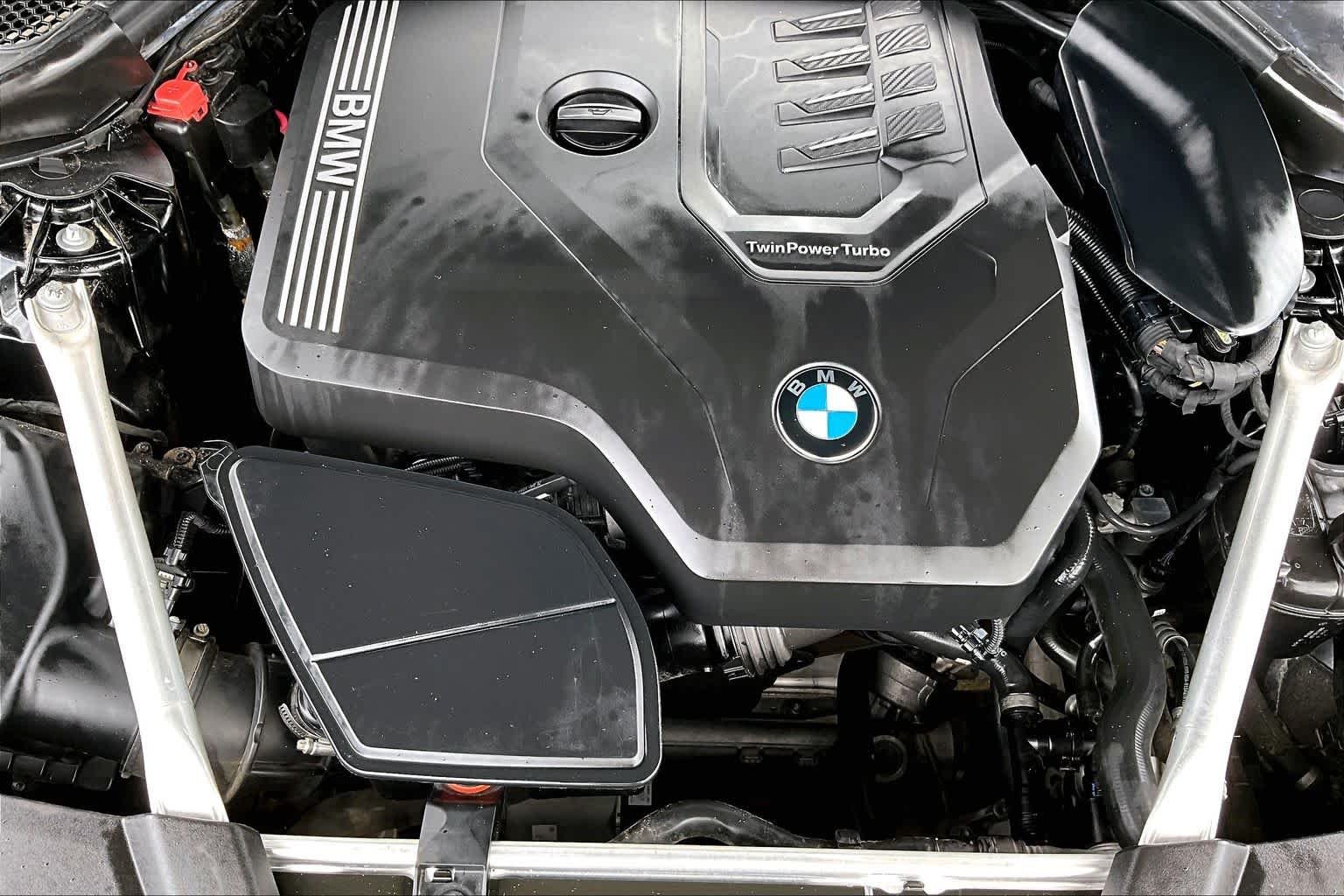 Used 2020 Black Sapphire Metallic BMW 530i image 33