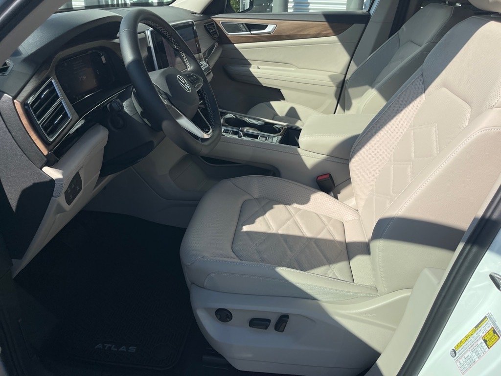 2026 Volkswagen Atlas SE w/Tech - Photo 10