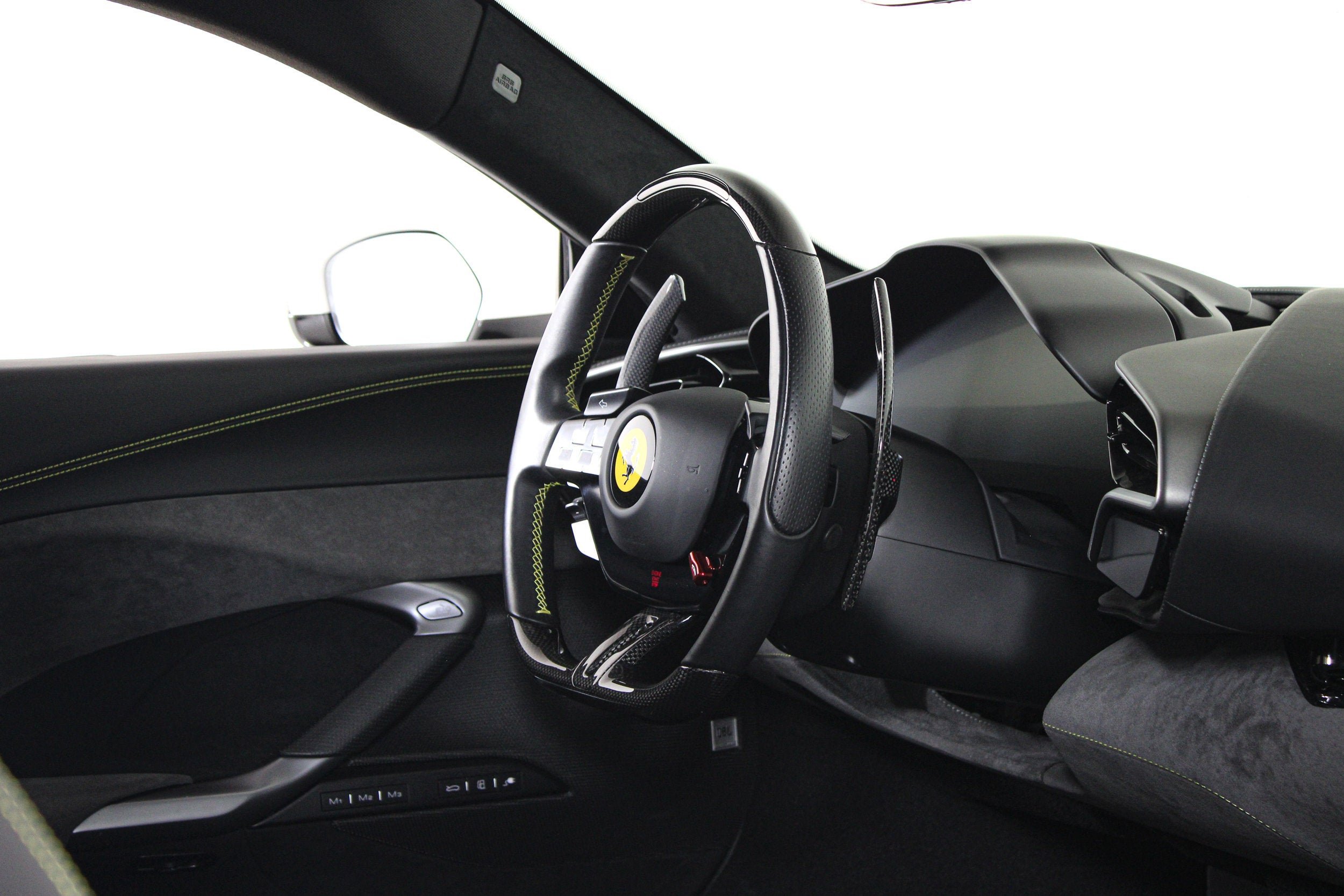 Used 2025 Bianco Cervino Ferrari  image 29