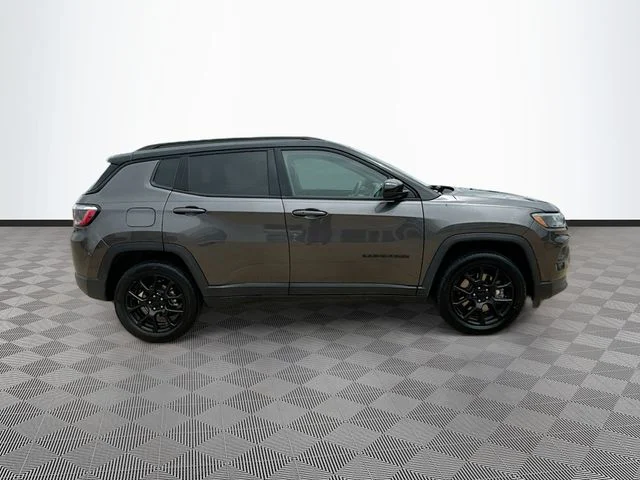 Used 2023 Gray Jeep Altitude image 8