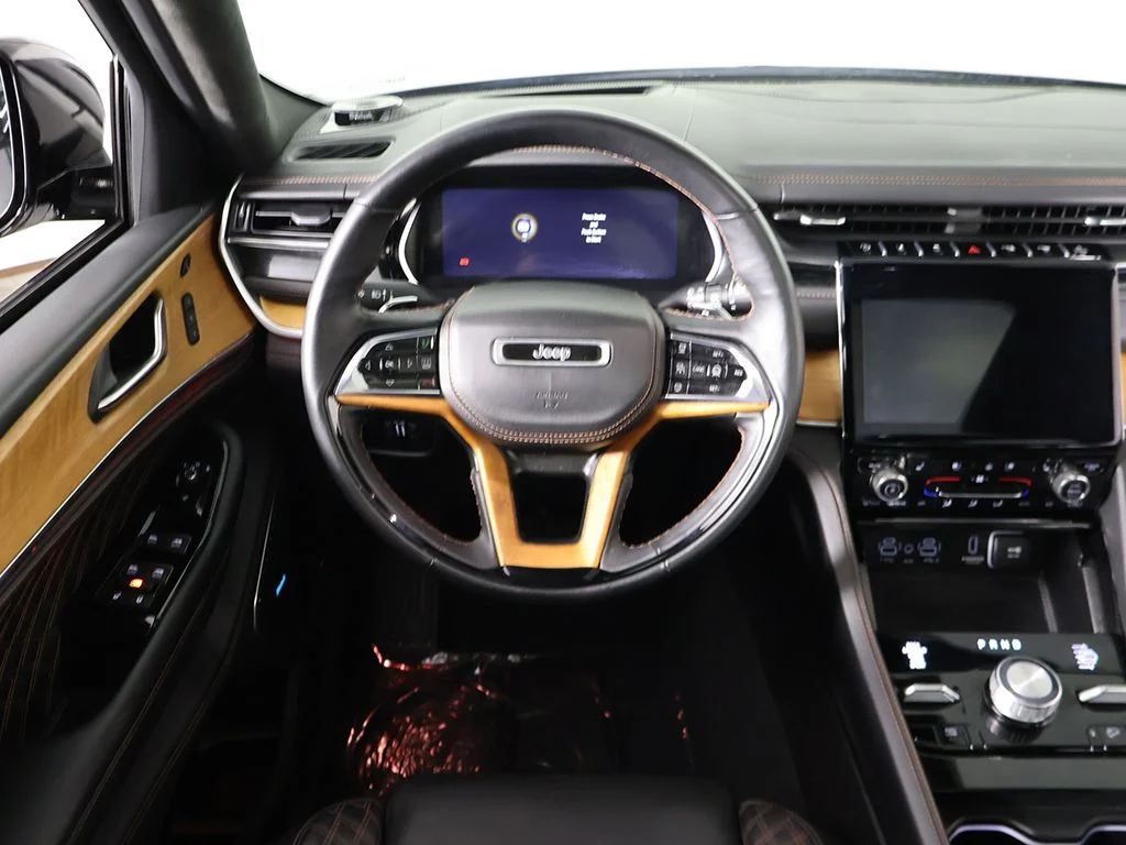 Used 2023 Diamond Black Jeep Summit Reserve image 40