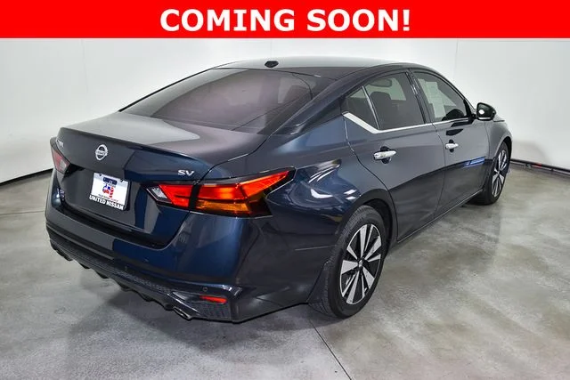 Used 2022 Blue Nissan 2.5 SV image 5
