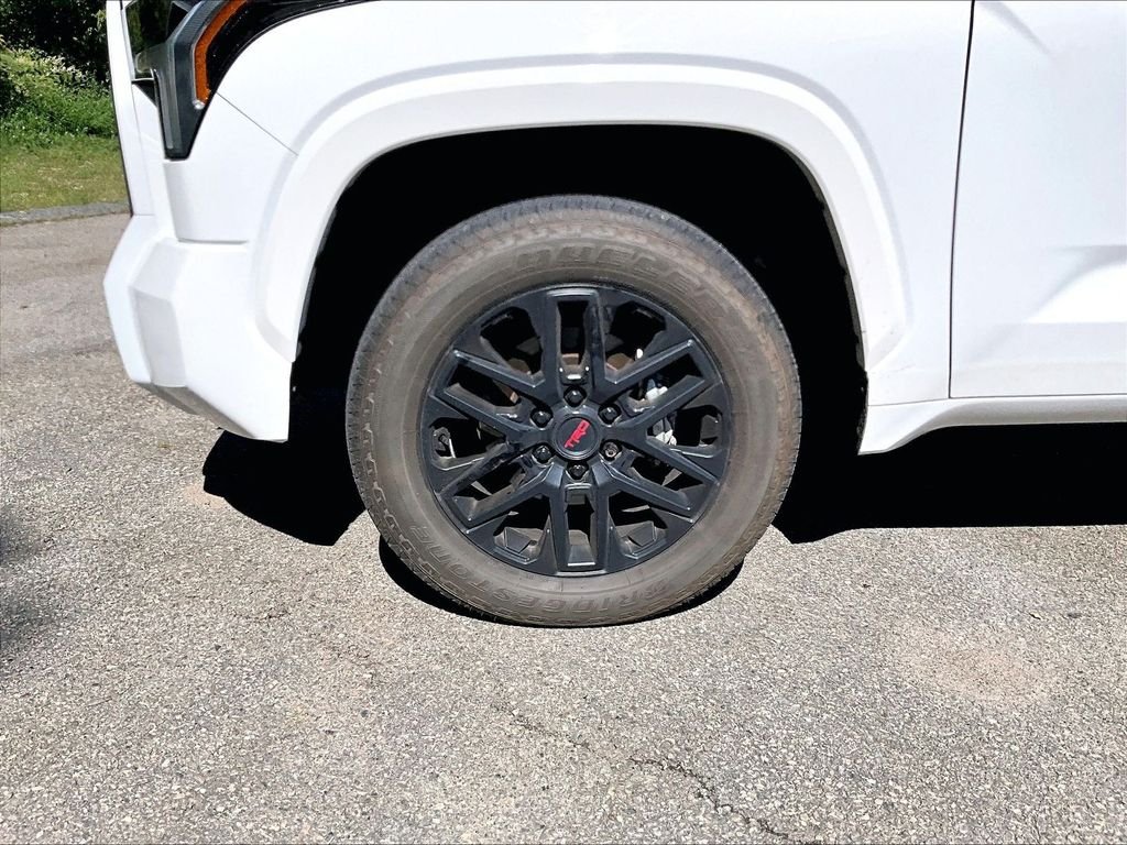 Used 2023 White Toyota SR5 image 7