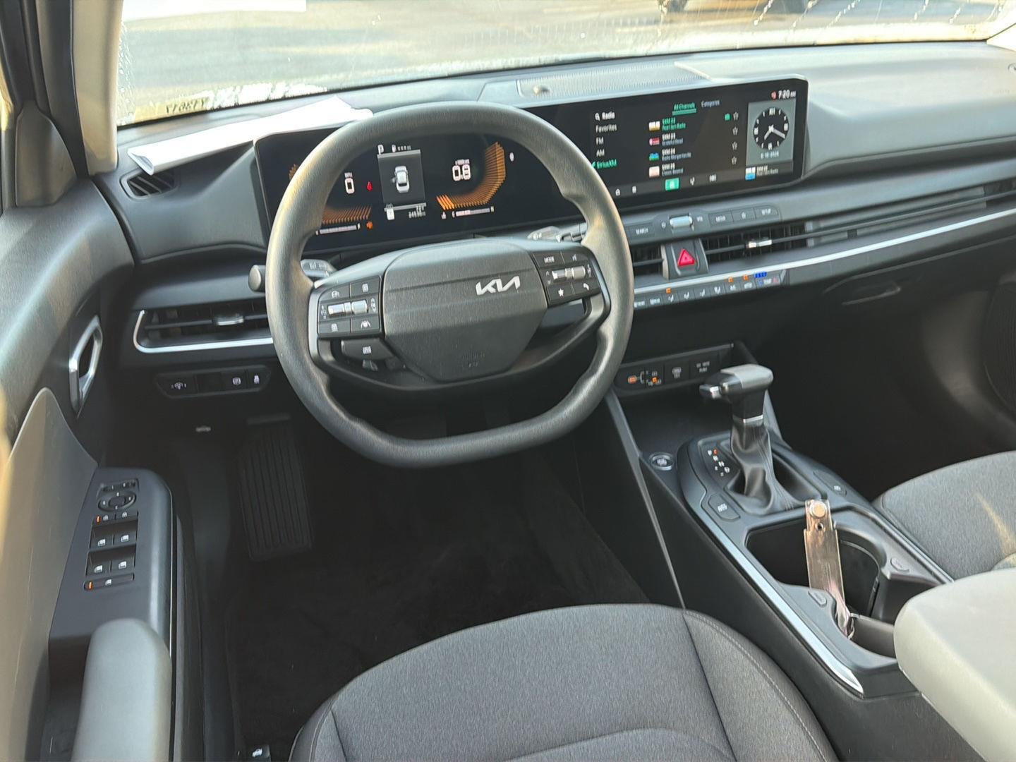 2025 Kia K4 LXS - Photo 18