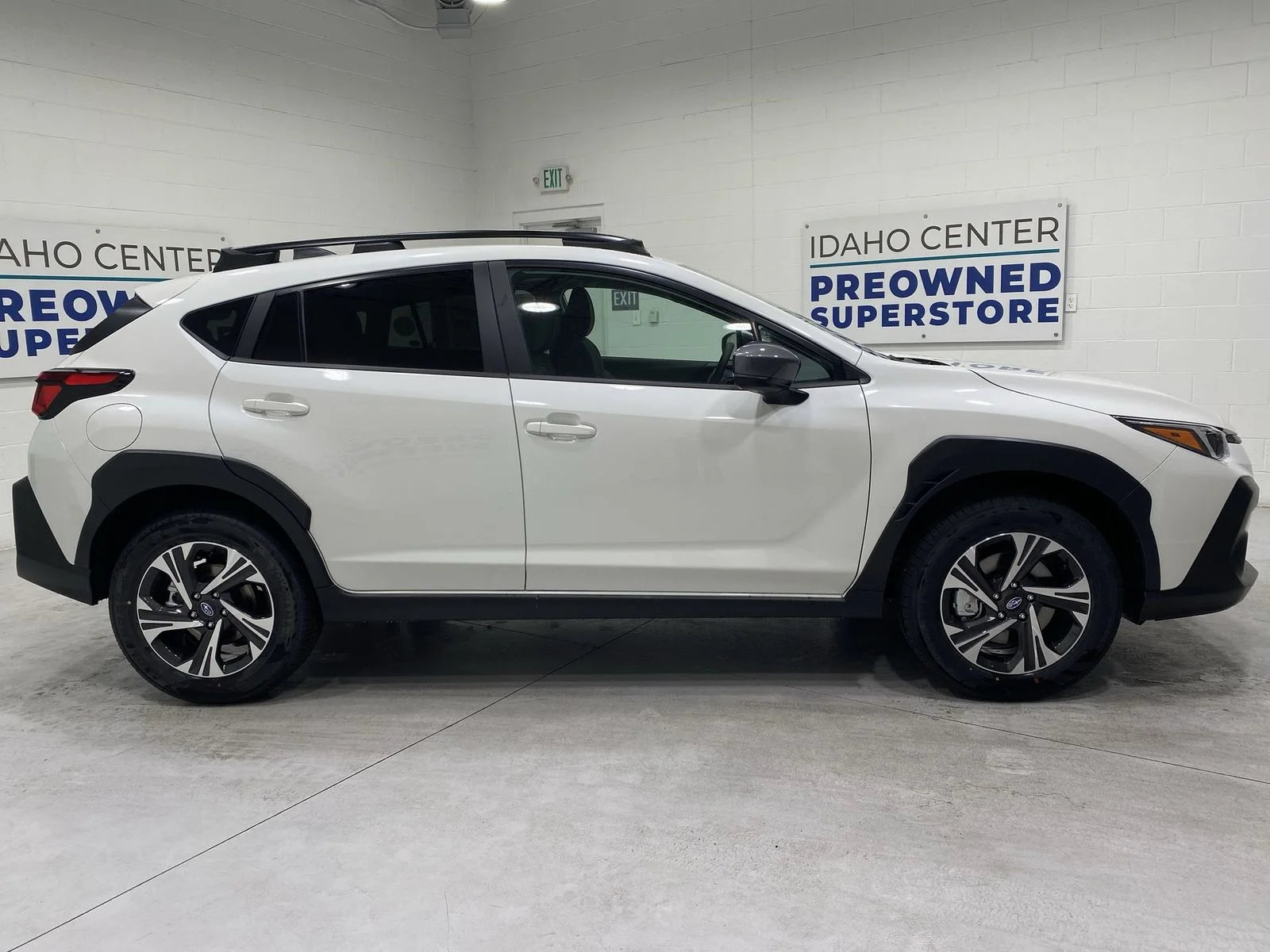 New 2026 CRYSTAL WHITE PEARL Subaru Premium image 9