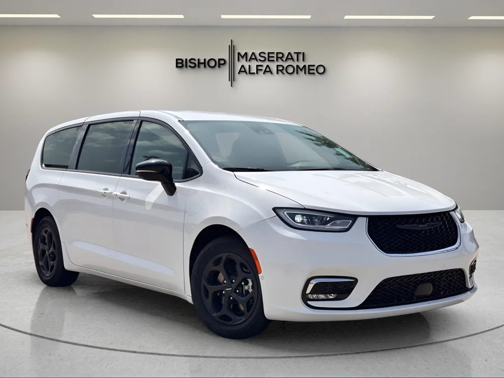 2024 Chrysler Pacifica PHEV Select