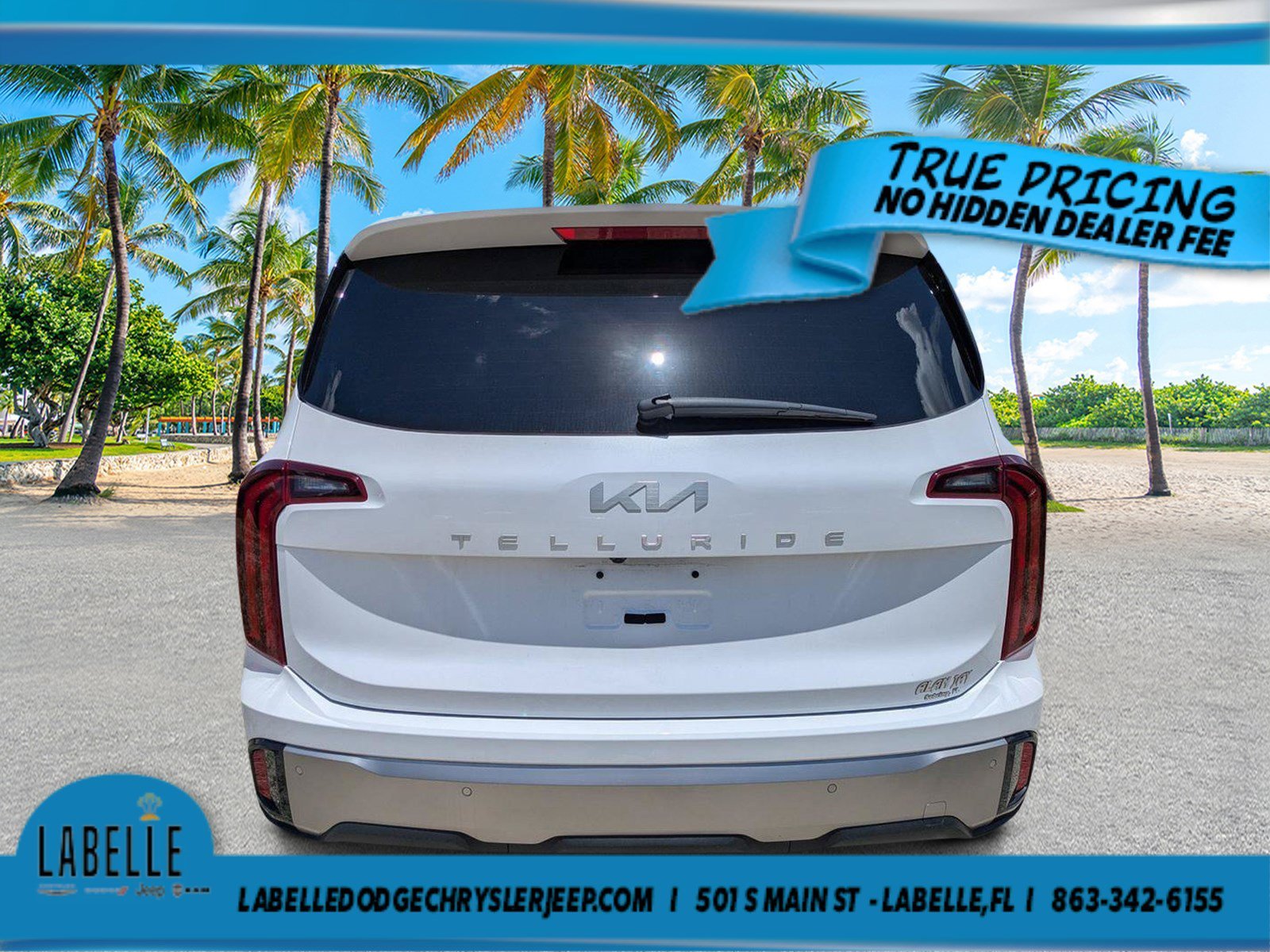 Used 2025 Glacial White Pearl Kia LX image 4