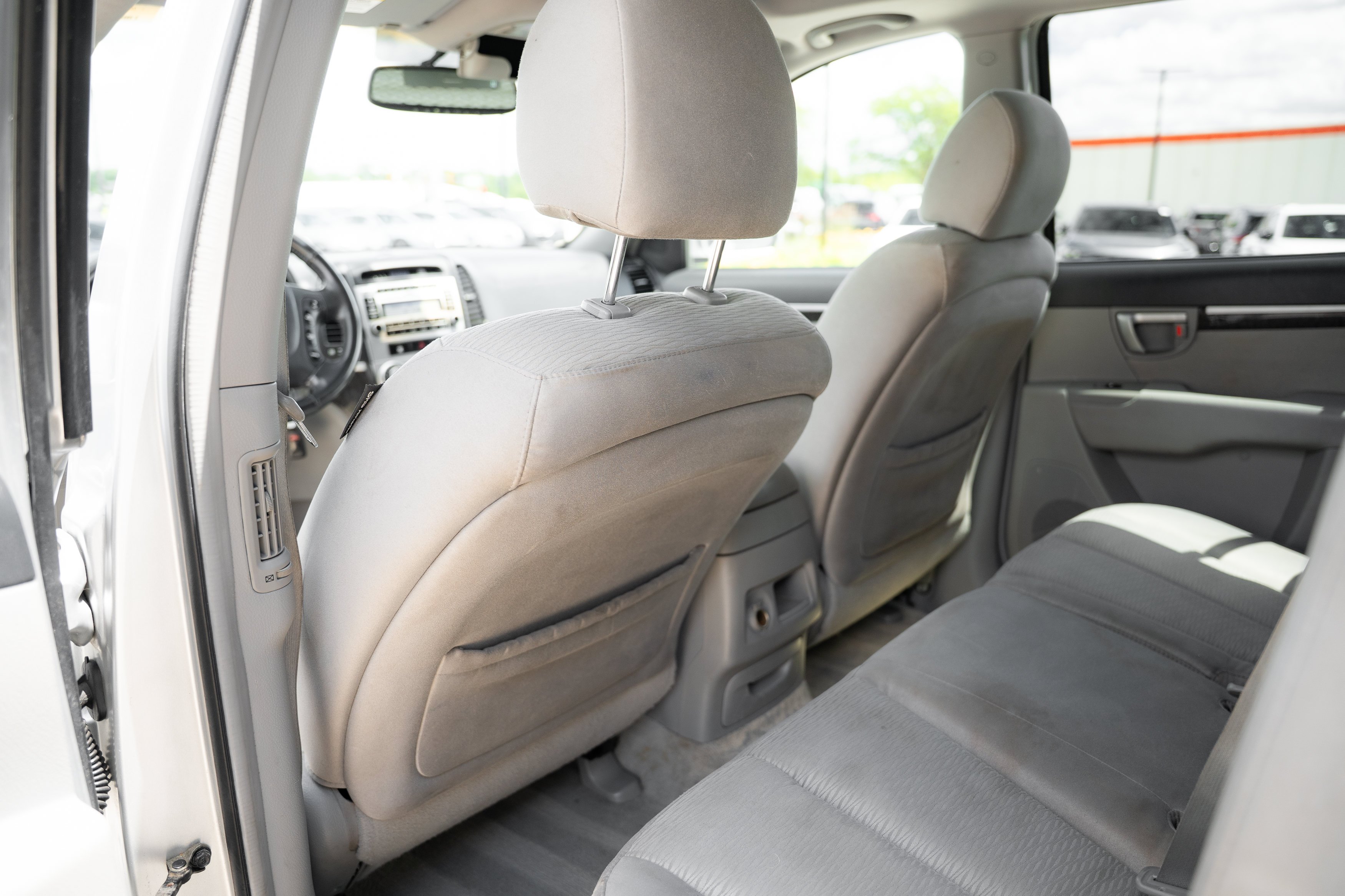 Used 2007 Bright Silver Hyundai SE image 23