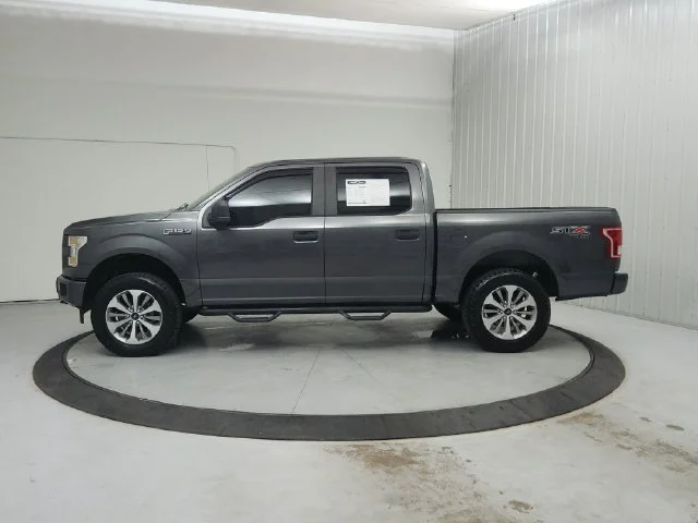 Used 2017 Gray Ford XL image 5