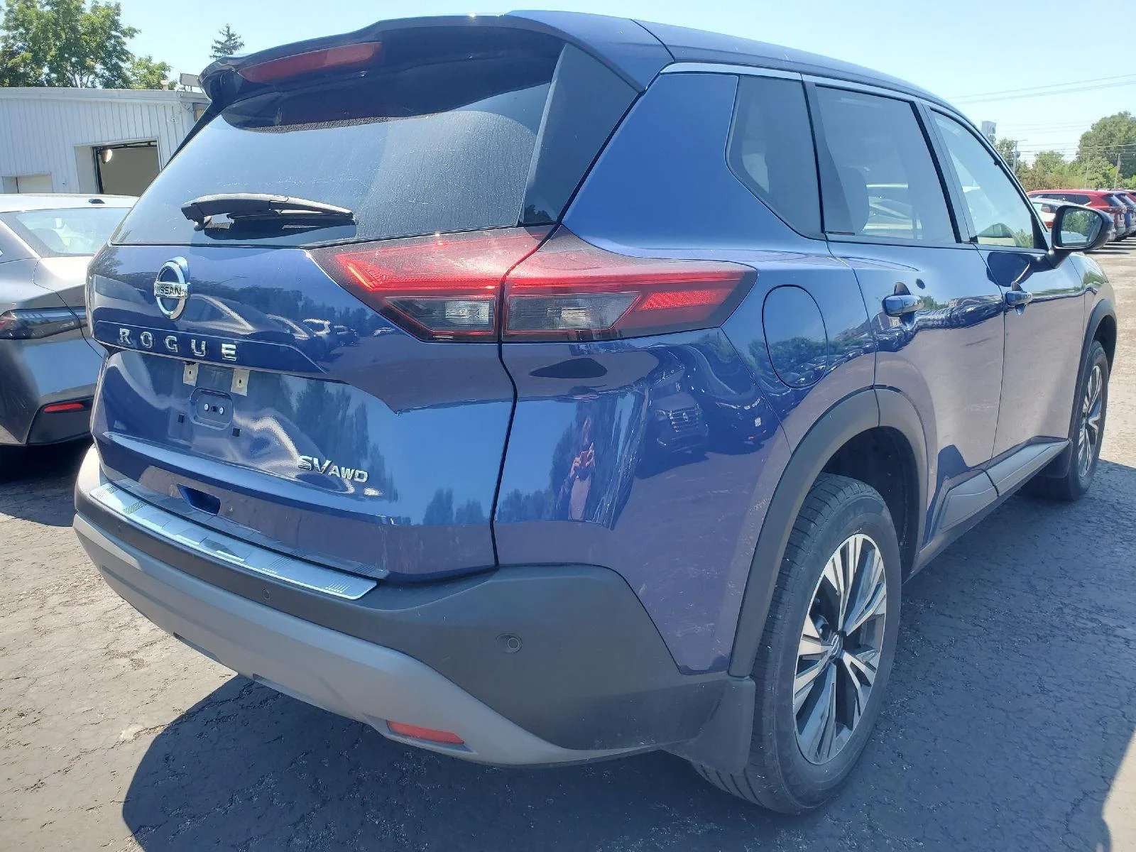 Used 2021 Caspian Blue Metallic Nissan SV image 2