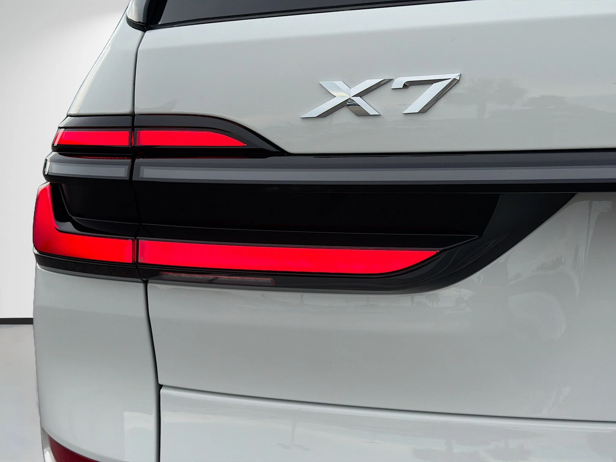 New 2027 Alpine White BMW xDrive40i image 10