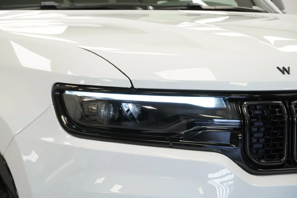 Used 2025 White Jeep Series II image 9