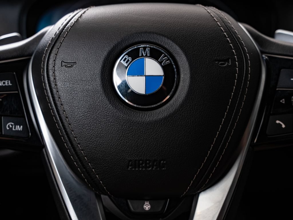 Used 2022 Bluestone Metallic BMW 530i xDrive image 30