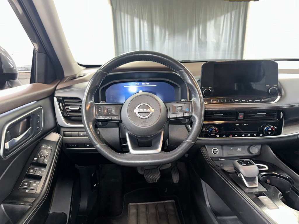 Used 2022 Gun Metallic Nissan Platinum image 2