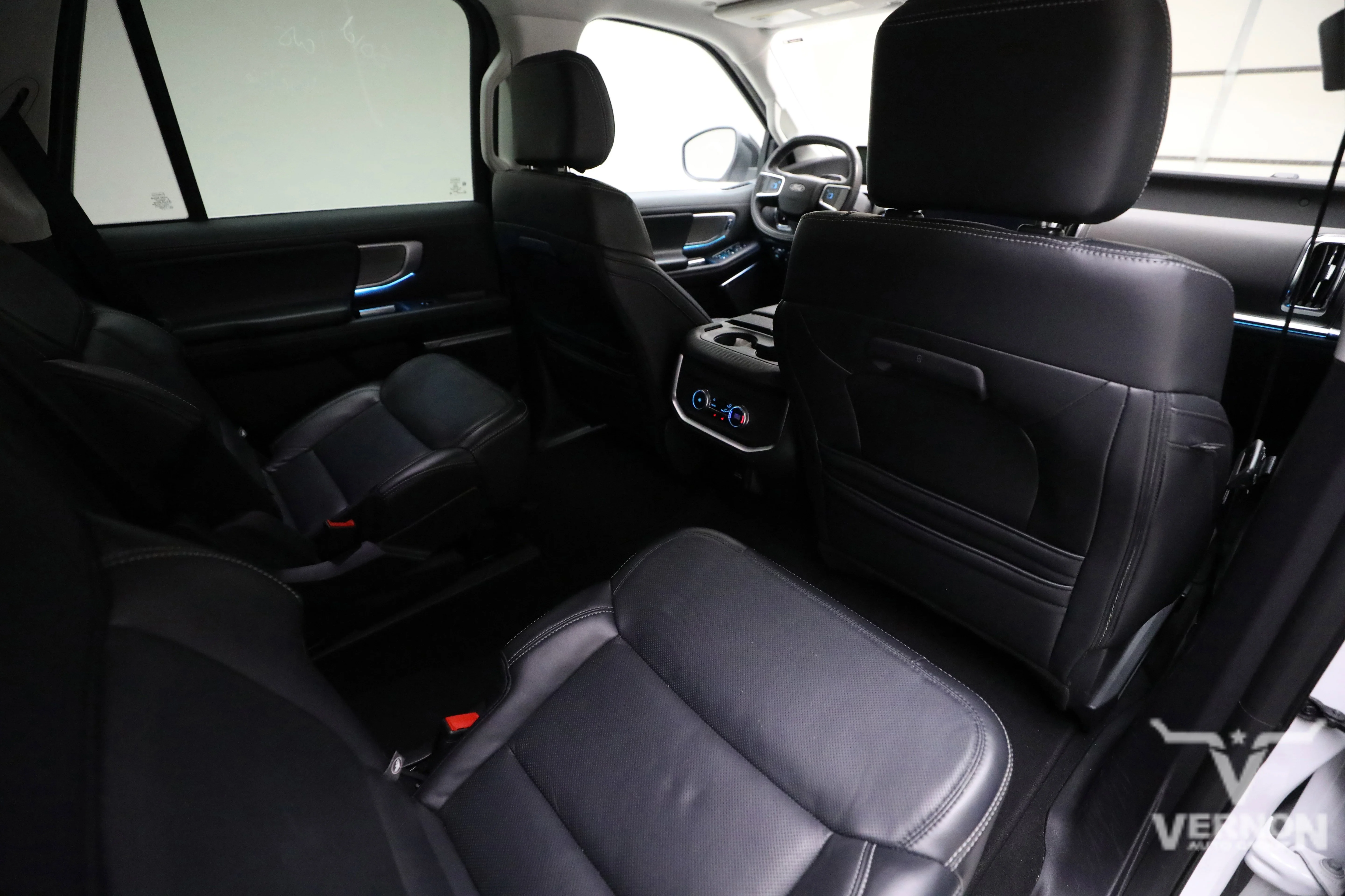 Pre-Owned 2025 Ford Expedition Platinum 4x4