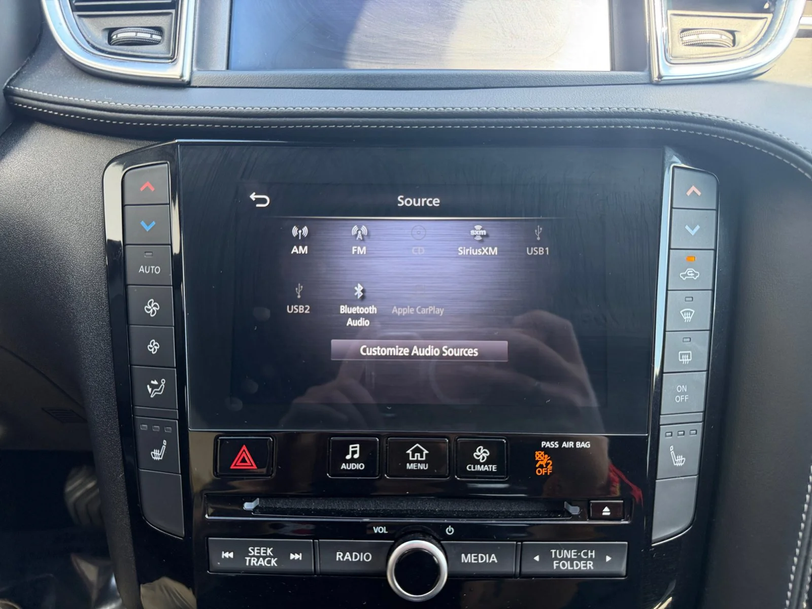 Used 2025 Slate Gray INFINITI LUXE image 19