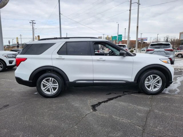 Used 2024 Oxford White Ford XLT image 9