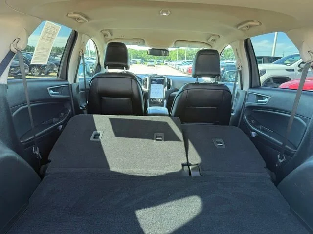 Used 2022 Black Ford SEL image 38