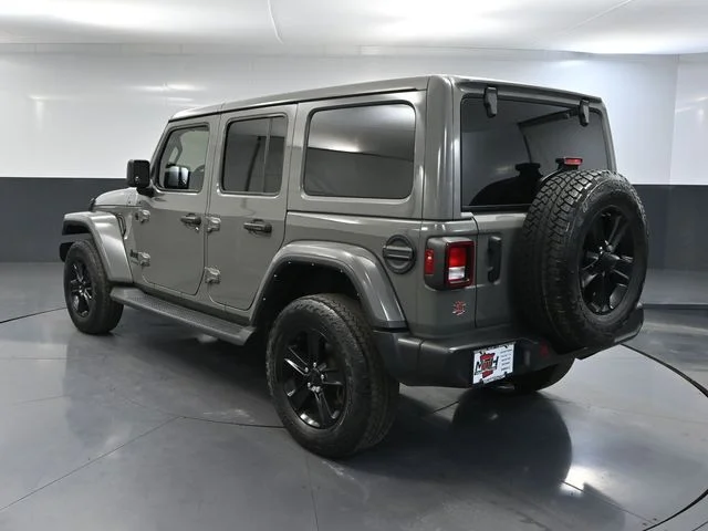 Certified Used 2022 Gray Jeep Unlimited Sahara Altitude image 9