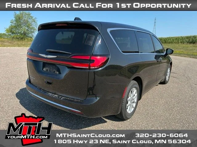 Used 2023 Black Chrysler Touring image 8