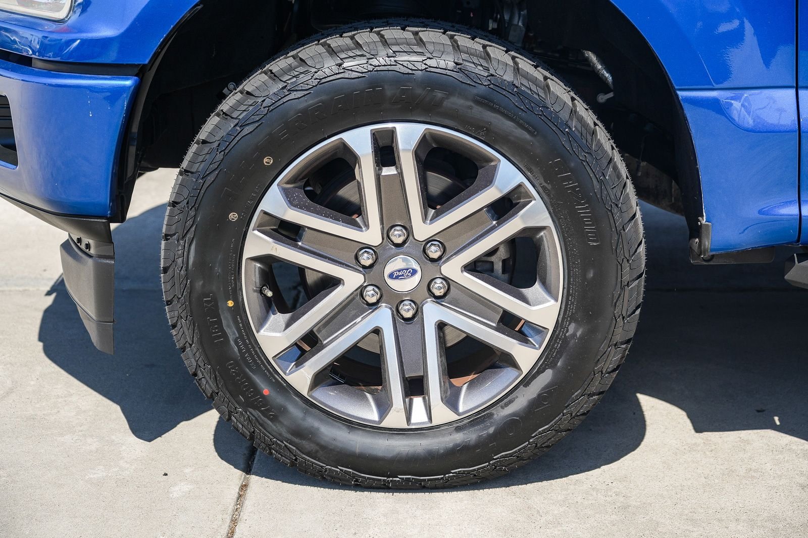 Used 2018 Blue Ford XL image 11