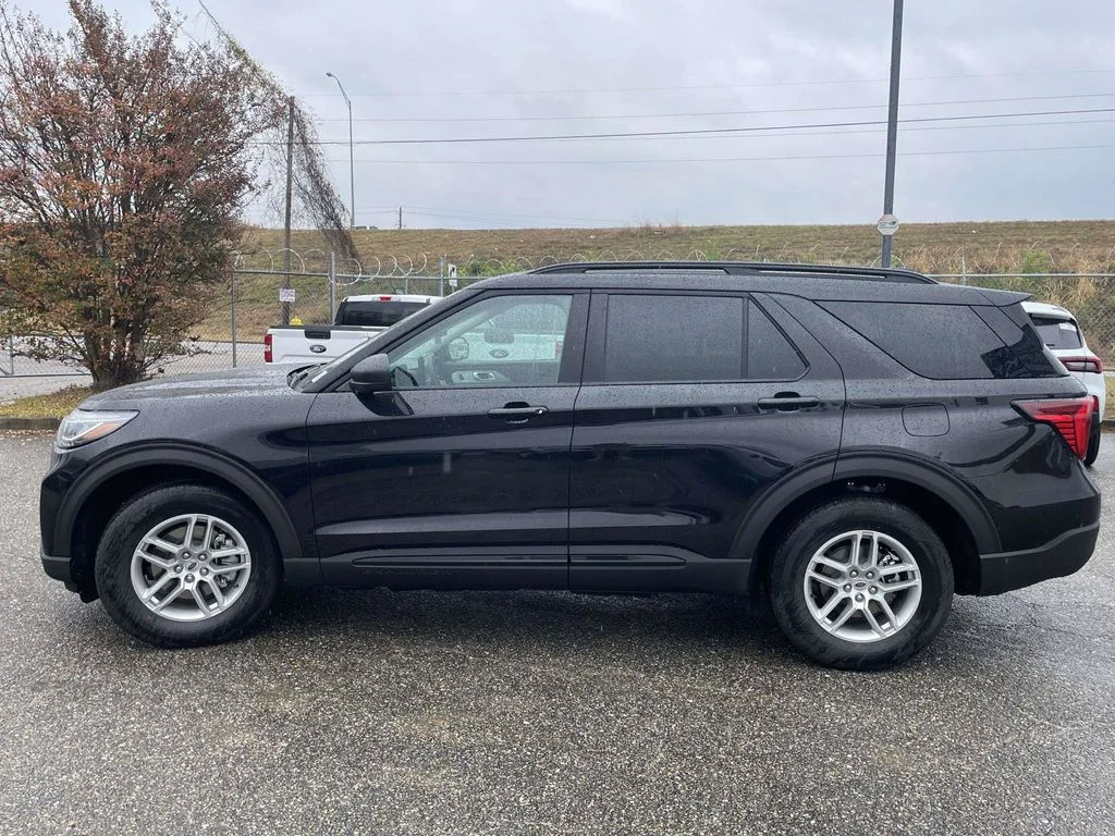 New 2026 Agate Black Metallic Ford Active image 6
