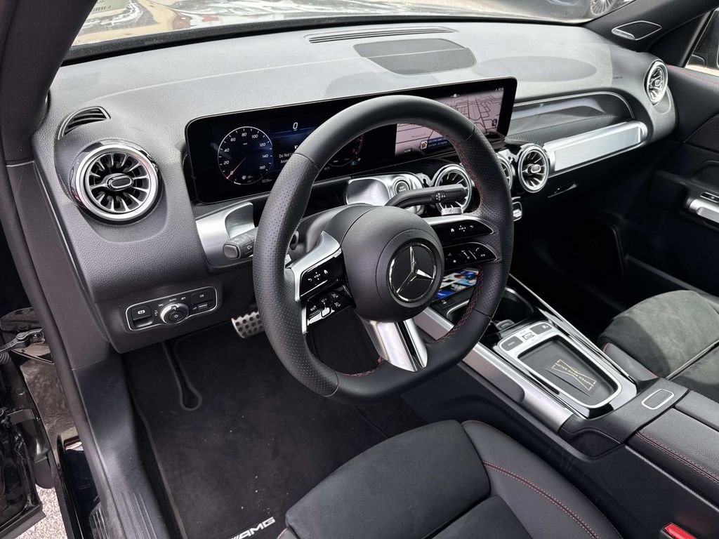 Certified Used 2025 Black Mercedes-Benz GLB 250 image 18