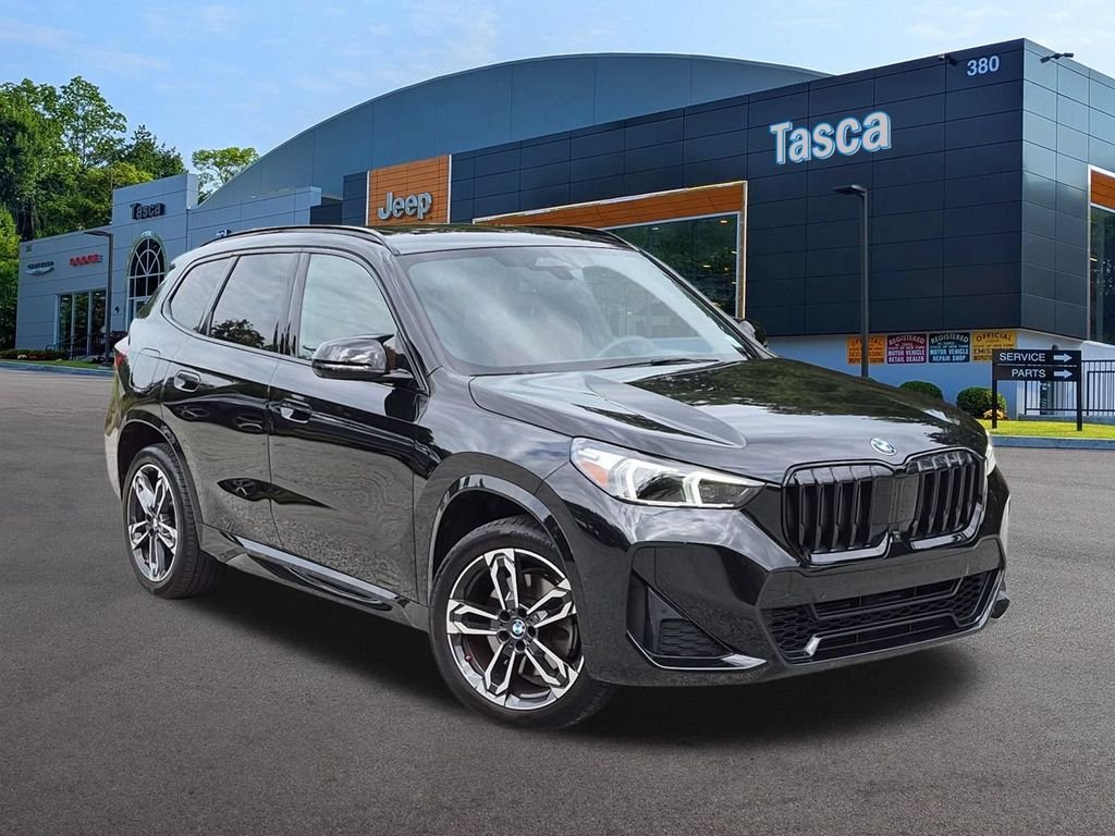 Used 2023 Black BMW xDrive28i image 1