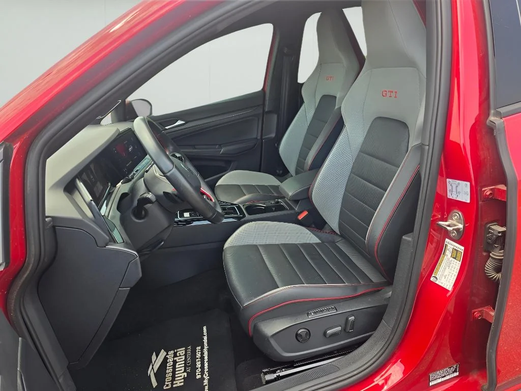 Used 2024 Kings Red Metallic Volkswagen SE image 16