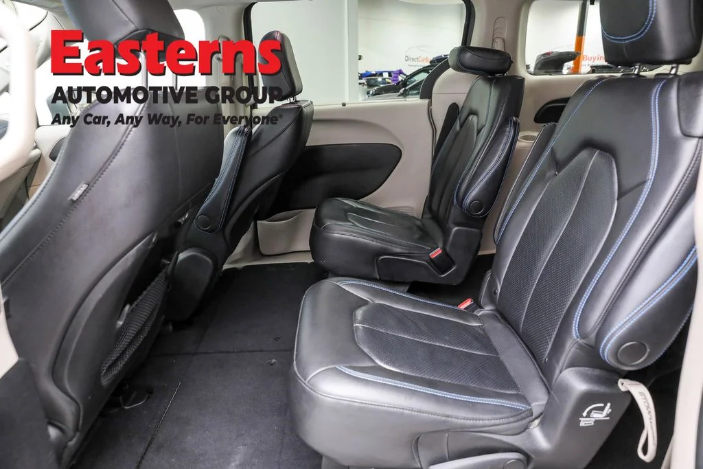 Used 2021 Gray Chrysler Touring L image 21